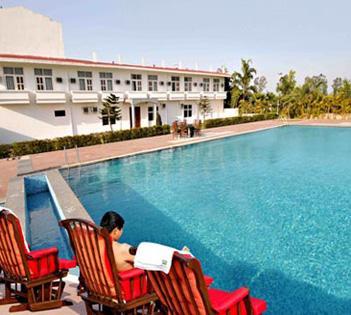 Gajraula Haveli Resort ภายนอก รูปภาพ