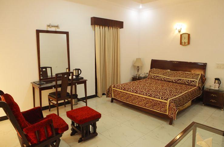 Gajraula Haveli Resort ภายนอก รูปภาพ
